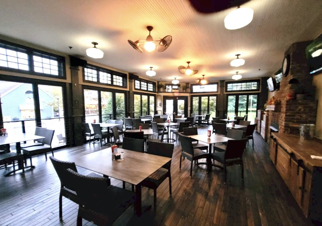 Image of Dining Room at the Green Parrot Image of Dining Room at the Green Parrot